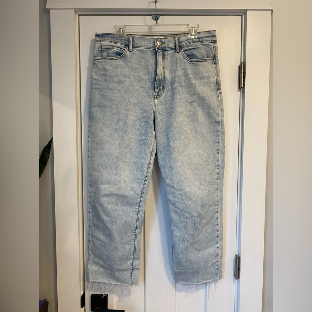 NWOT Studio Blue Straight Leg Jeans Size 32